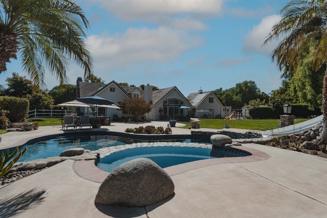 luxury celebrity mansion exterior