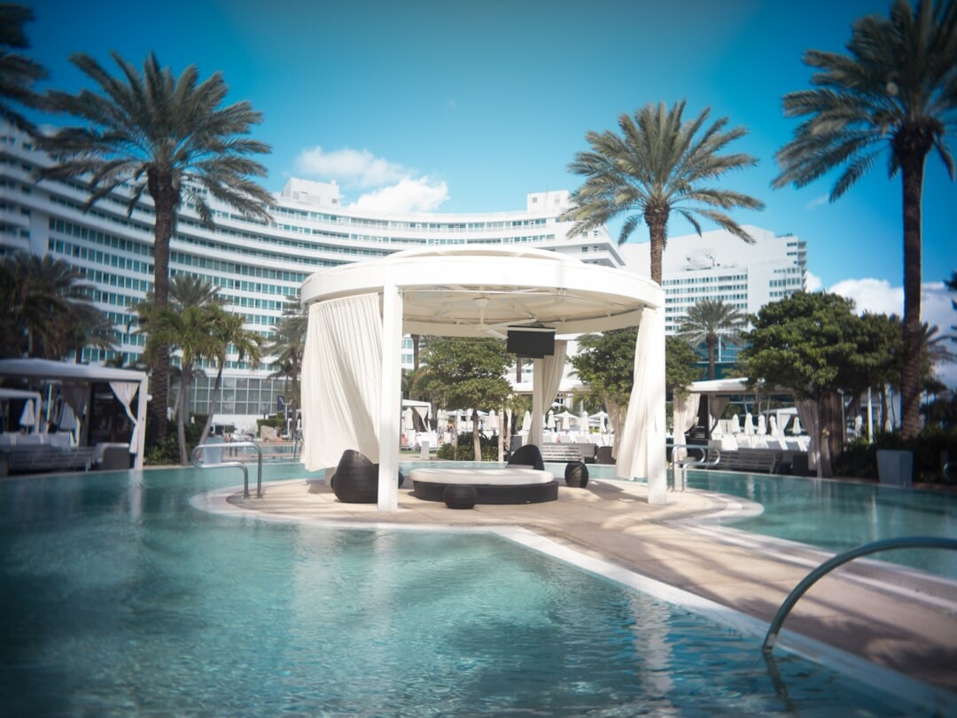 celebrity pool area