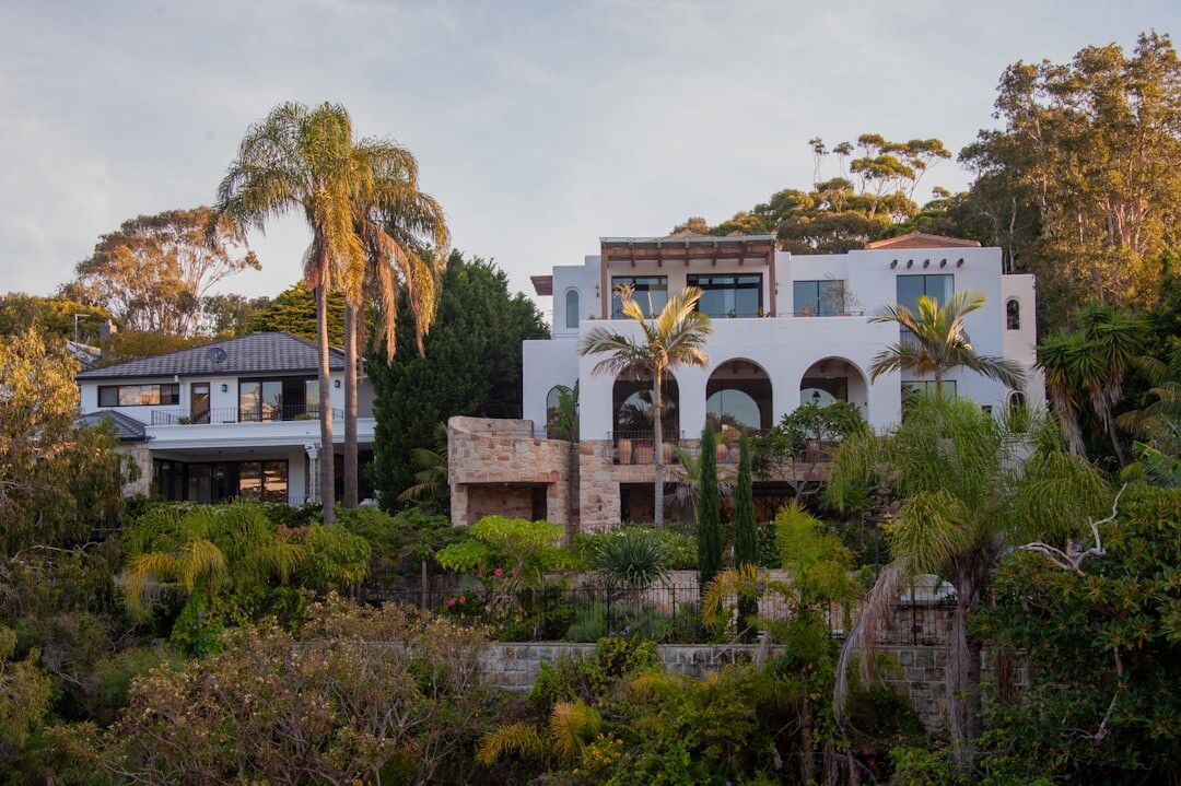 luxury celebrity mansion exterior
